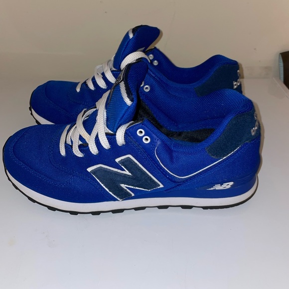 Mens Size 9/Women Size 10 New Balance 574 Athletic Shoe - Blue - Picture 3 of 5